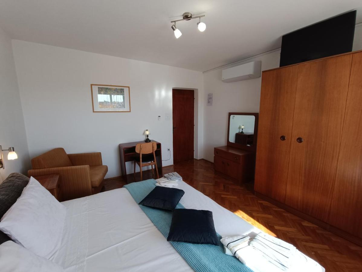 Rooms Rita เซรส ภายนอก รูปภาพ